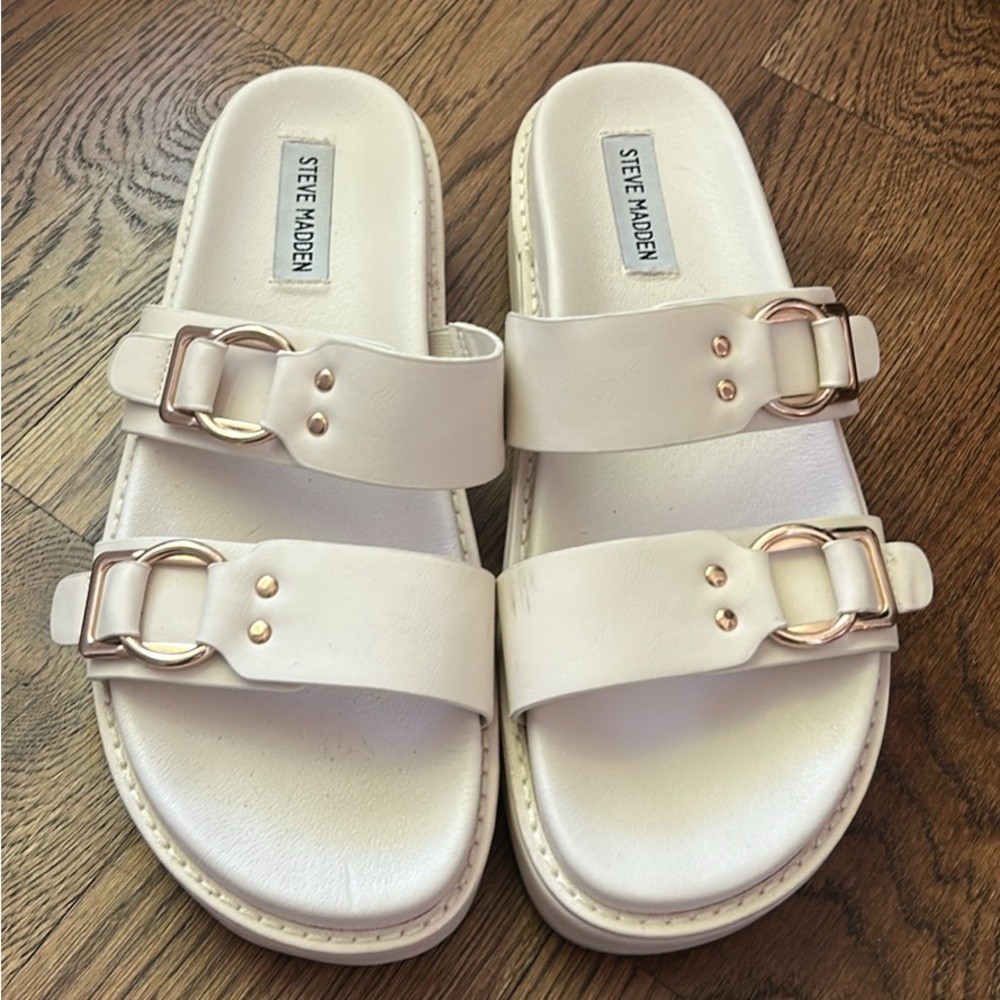 Steve Madden womens White chunky Sandals - Picture 2 of 2